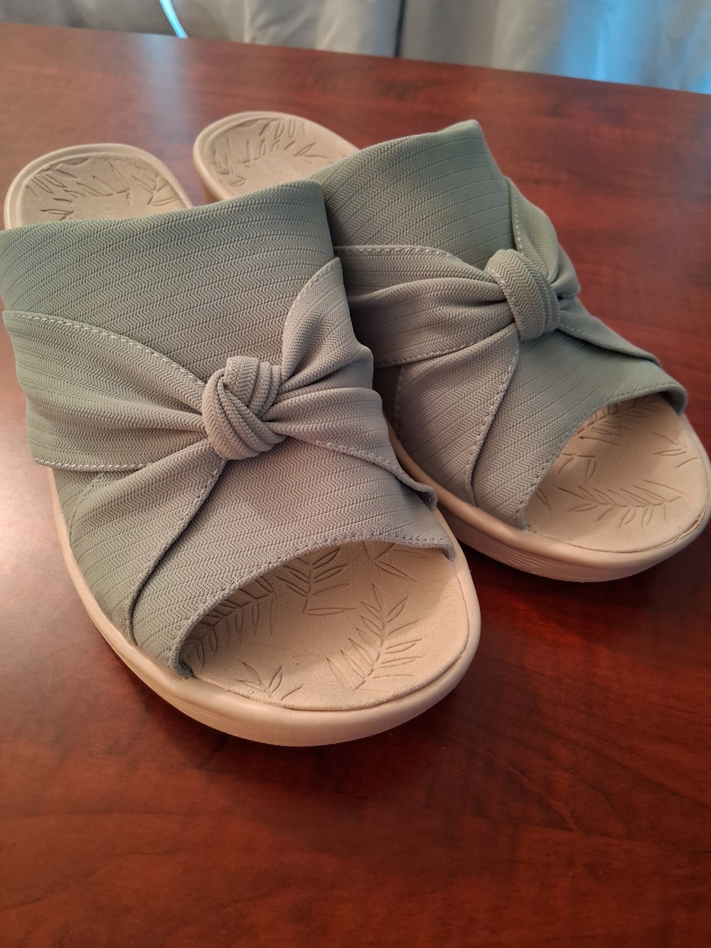 Life Stride Knotted Slide Sandals in Sage